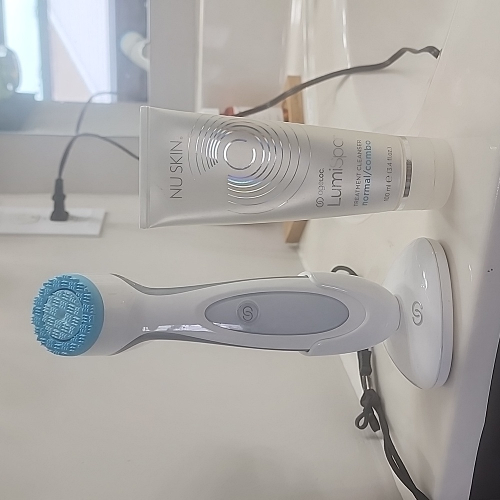 Lumispa Facial Cleanser
